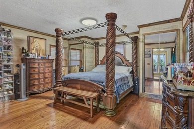 Location! Location! Location! Fantastic Opportunity To Live In - photo 13