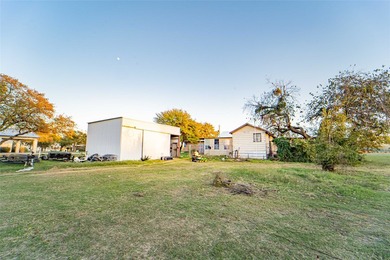 Waterfront Lake Home Move-In Ready! Enjoy the rare opportunity - photo 15