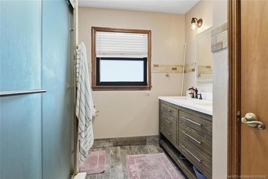 Location! Location! Location! Fantastic Opportunity To Live In - photo 16