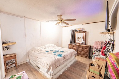Waterfront Lake Home Move-In Ready! Enjoy the rare opportunity - photo 17