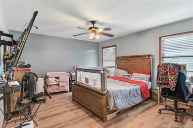 Location! Location! Location! Fantastic Opportunity To Live In - photo 17