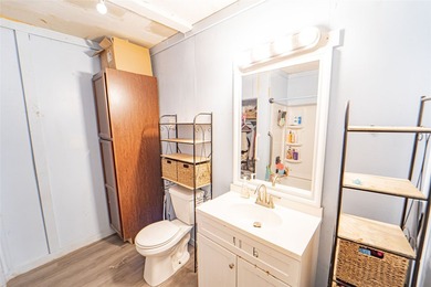 Waterfront Lake Home Move-In Ready! Enjoy the rare opportunity - photo 18