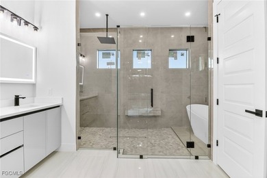 Southern Exposure Luxurious New Pool Home Nestled in the highly - photo 19