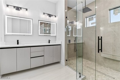 Southern Exposure Luxurious New Pool Home Nestled in the highly - photo 20