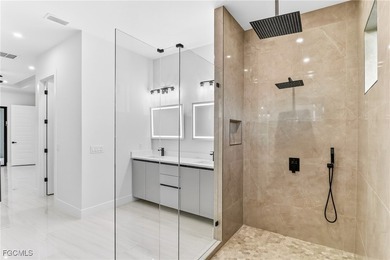Southern Exposure Luxurious New Pool Home Nestled in the highly - photo 21