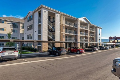 Come see this beautiful, rare top floor condo!!! Great - photo 1