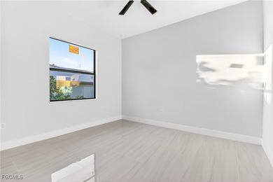 Southern Exposure Luxurious New Pool Home Nestled in the highly - photo 31