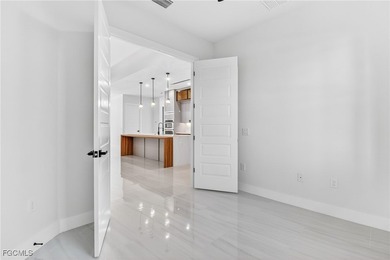 Southern Exposure Luxurious New Pool Home Nestled in the highly - photo 34