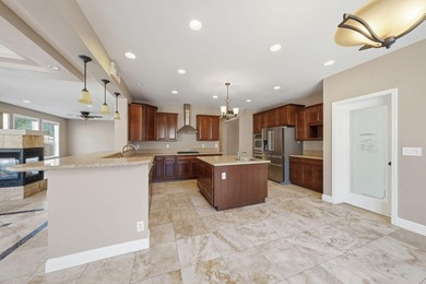 Gorgeous custom farmhouse situated on 5 acres, offering 3 - photo 10