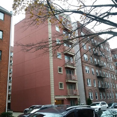 This modern construction luxury building is located steps from - photo 2