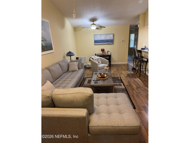 Welcome to your spacious 3 bedroom, 2 bath, one car garage home - photo 15