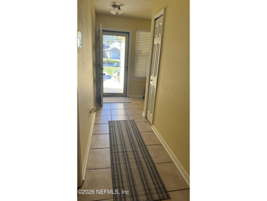 Welcome to your spacious 3 bedroom, 2 bath, one car garage home - photo 21
