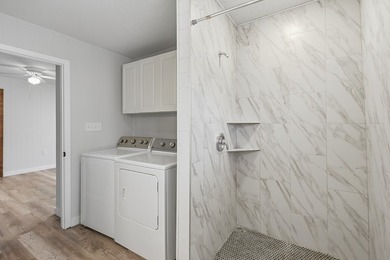 Located just minutes from Lake Somerville, this 2-bedroom - photo 24