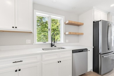 This beautifully renovated single-family home is move-in ready - photo 9