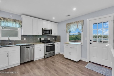 Welcome to this move-in ready waterfront retreat in the - photo 11