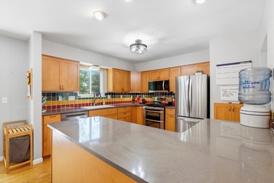 Move right into this beautifully updated 4-bedroom, 2.5-bath - photo 12