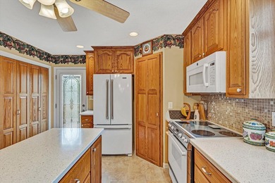 Welcome to your Smith Mountain Lake retreat! Tucked away in a - photo 15