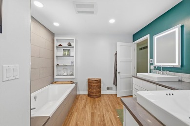 Move right into this beautifully updated 4-bedroom, 2.5-bath - photo 19