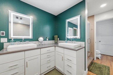 Move right into this beautifully updated 4-bedroom, 2.5-bath - photo 20