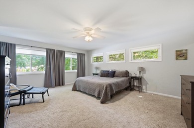 Move right into this beautifully updated 4-bedroom, 2.5-bath - photo 24