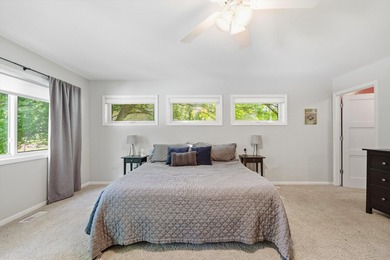Move right into this beautifully updated 4-bedroom, 2.5-bath - photo 25