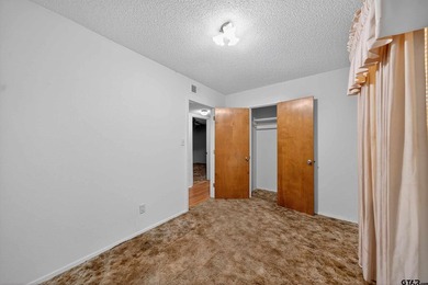 Discover the perfect blend of comfort and space in this - photo 25