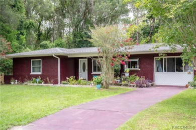 Beautifully maintained 4-bedroom, 2-bath pool home in the - photo 27