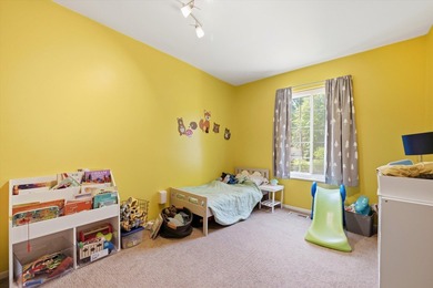 Move right into this beautifully updated 4-bedroom, 2.5-bath - photo 28