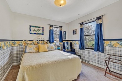 Welcome to your Smith Mountain Lake retreat! Tucked away in a - photo 29