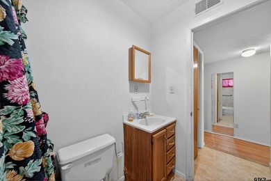 Discover the perfect blend of comfort and space in this - photo 30