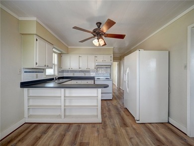 Discover the charm of coastal living in the Historic Old Town - photo 31