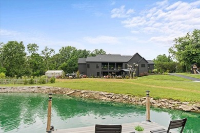Modern farmhouse meets luxury retreat at this like-new - photo 32
