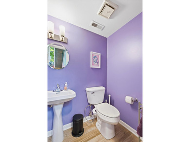 Move right into this beautifully updated 4-bedroom, 2.5-bath - photo 34