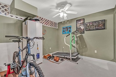 Welcome to your Smith Mountain Lake retreat! Tucked away in a - photo 38