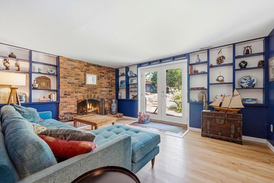Move right into this beautifully updated 4-bedroom, 2.5-bath - photo 39