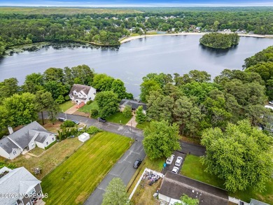 Welcome to this move-in ready waterfront retreat in the - photo 39
