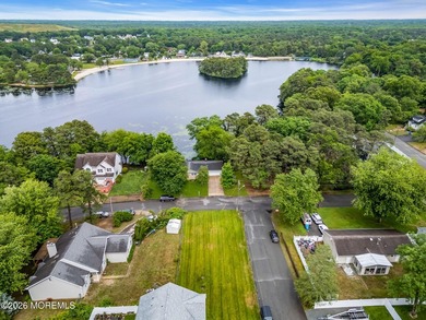 Welcome to this move-in ready waterfront retreat in the - photo 40