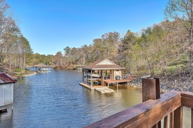 Welcome to your Smith Mountain Lake retreat! Tucked away in a - photo 41
