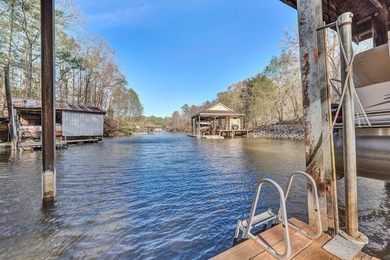 Welcome to your Smith Mountain Lake retreat! Tucked away in a - photo 45