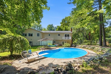 Move right into this beautifully updated 4-bedroom, 2.5-bath - photo 46