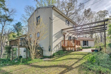 Welcome to your Smith Mountain Lake retreat! Tucked away in a - photo 46