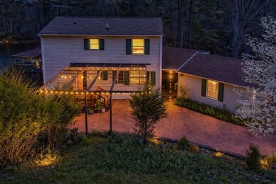 Welcome to your Smith Mountain Lake retreat! Tucked away in a - photo 54
