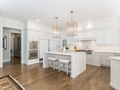 Custom Havlicek residence in Crane Road Estates. Set on a 1 - photo 12