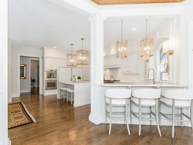 Custom Havlicek residence in Crane Road Estates. Set on a 1 - photo 13
