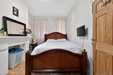 JUST LISTED! 6-UNIT MULTI-FAMILY BUILDING | 12 BEDROOMS, 6 - photo 15
