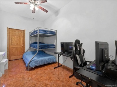 JUST LISTED! 6-UNIT MULTI-FAMILY BUILDING | 12 BEDROOMS, 6 - photo 19