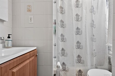 JUST LISTED! 6-UNIT MULTI-FAMILY BUILDING | 12 BEDROOMS, 6 - photo 20