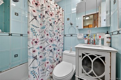 JUST LISTED! 6-UNIT MULTI-FAMILY BUILDING | 12 BEDROOMS, 6 - photo 22