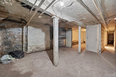 JUST LISTED! 6-UNIT MULTI-FAMILY BUILDING | 12 BEDROOMS, 6 - photo 25