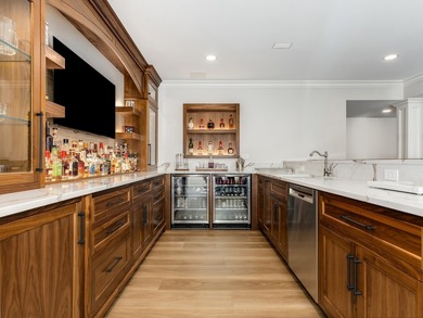 Custom Havlicek residence in Crane Road Estates. Set on a 1 - photo 30